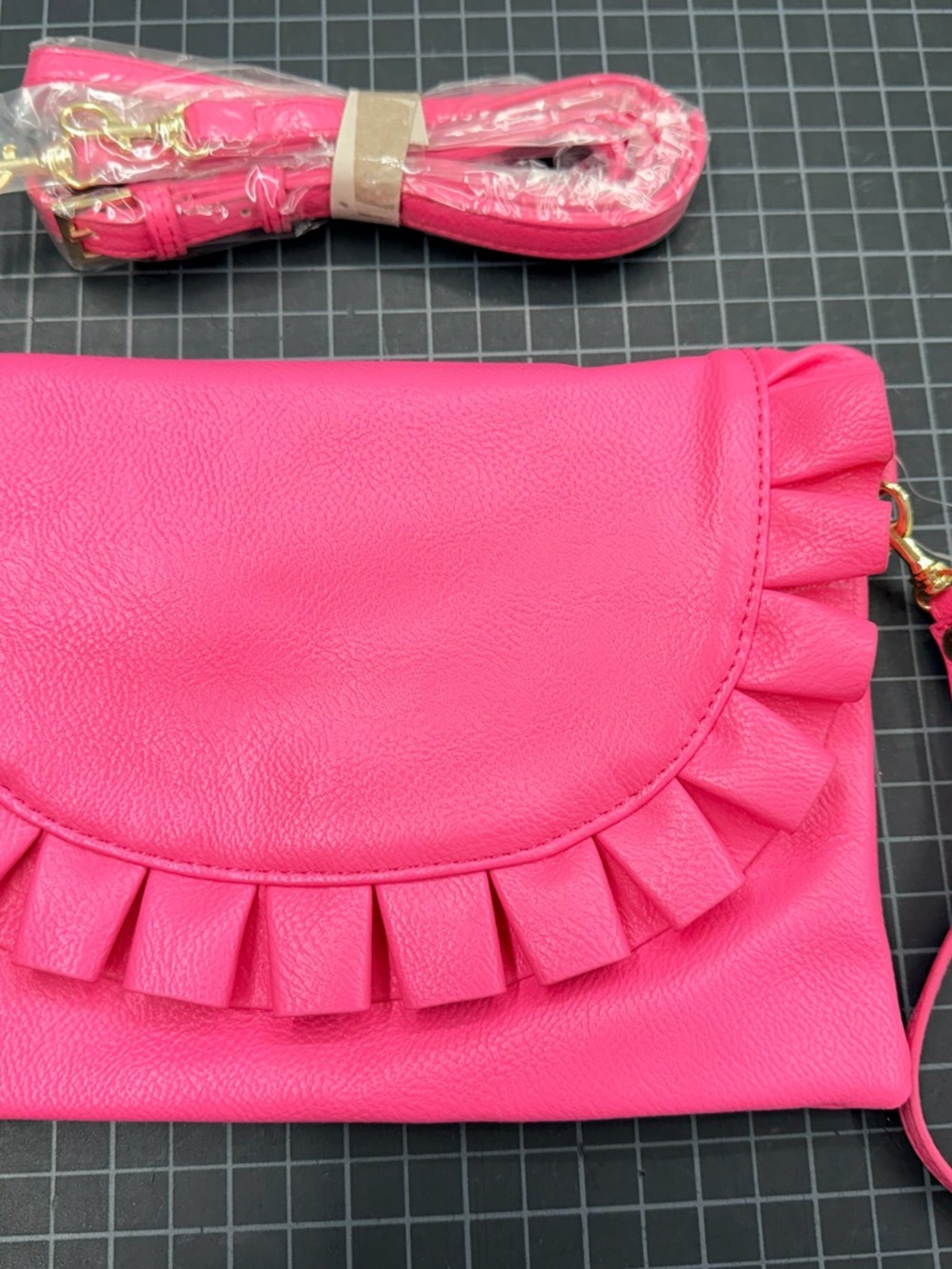NWT Ruffle-Trim Hot Pink Viv and Lou Crossbody Chloe Bag - Picture 4 of 9